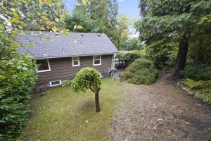 1976 HILLSIDE AVENUE